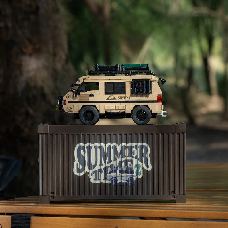 Retro 4x4 Camper Van - Image 8