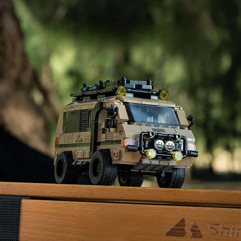 Retro 4x4 Camper Van - Image 9